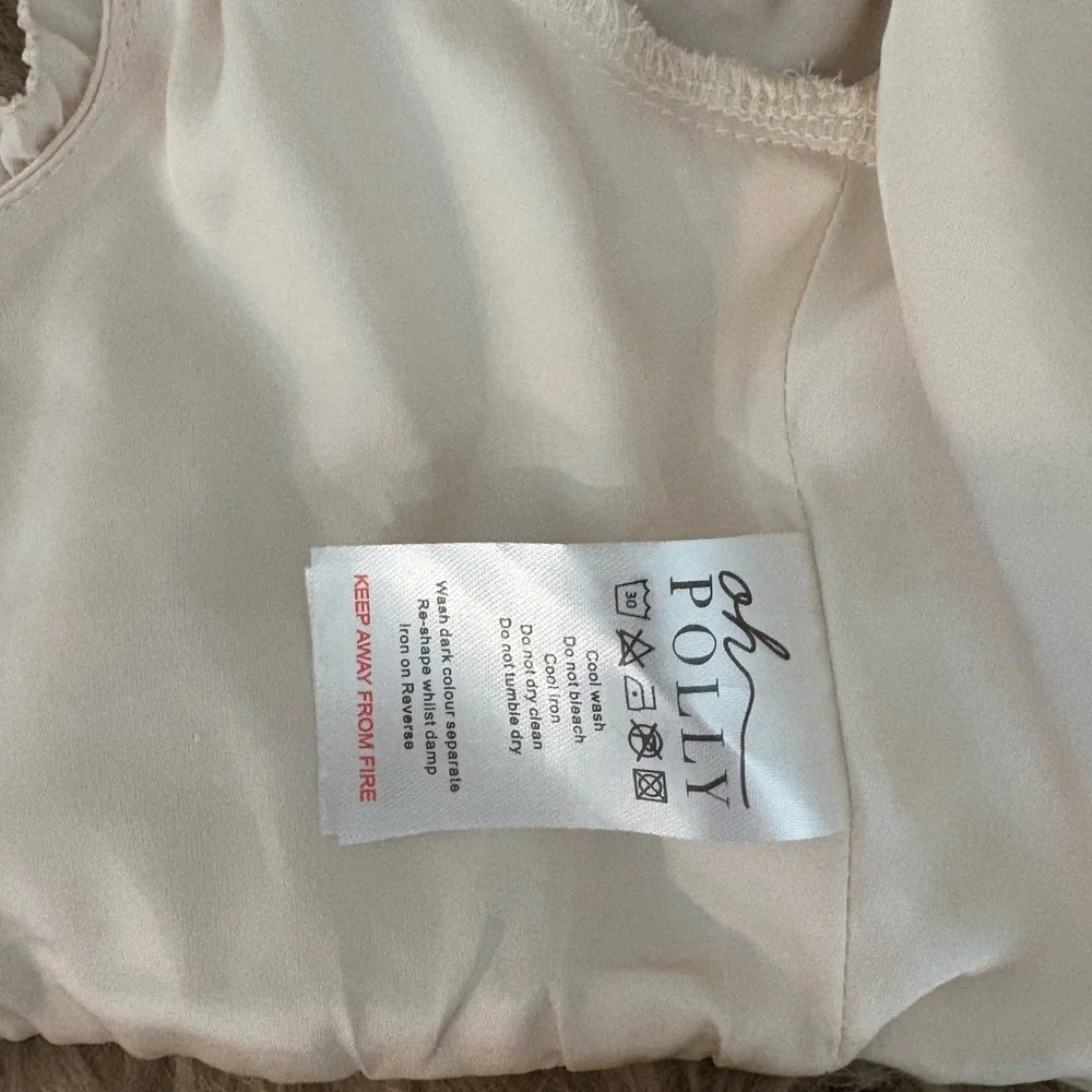 Elegant Cream Ruffle Intimate Set - Picture 4 of 11